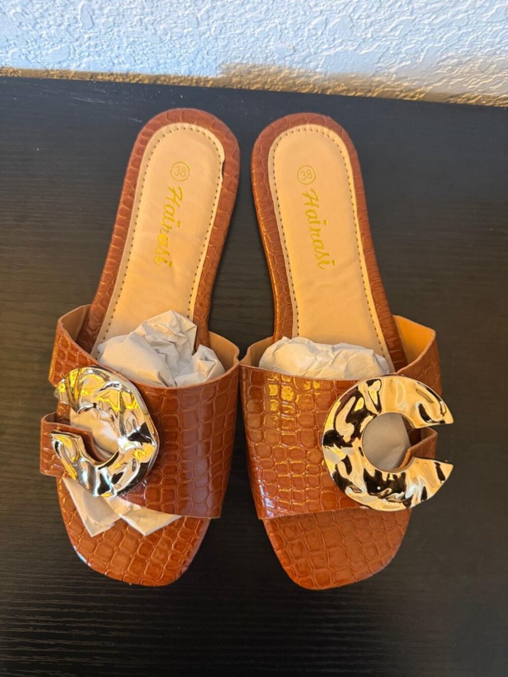 Hairaisi Croc-Embossed Slide Sandals with Oversized Gold Buckle – Tan/Cognac, EU